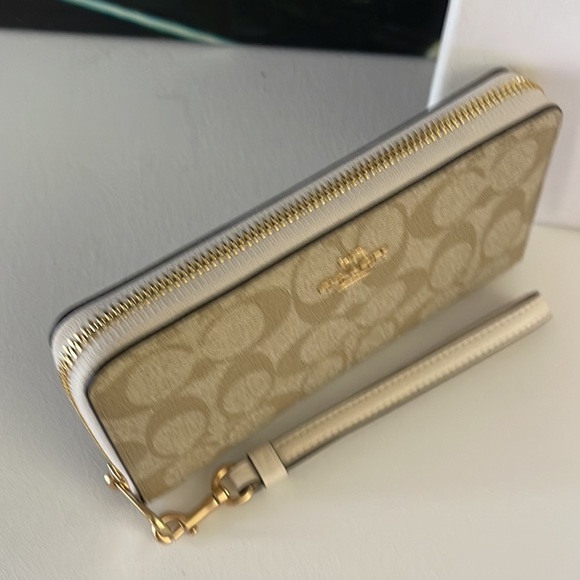 Coach Long Zip Around Wallet In Signature Canvas - Picture 7 of 9